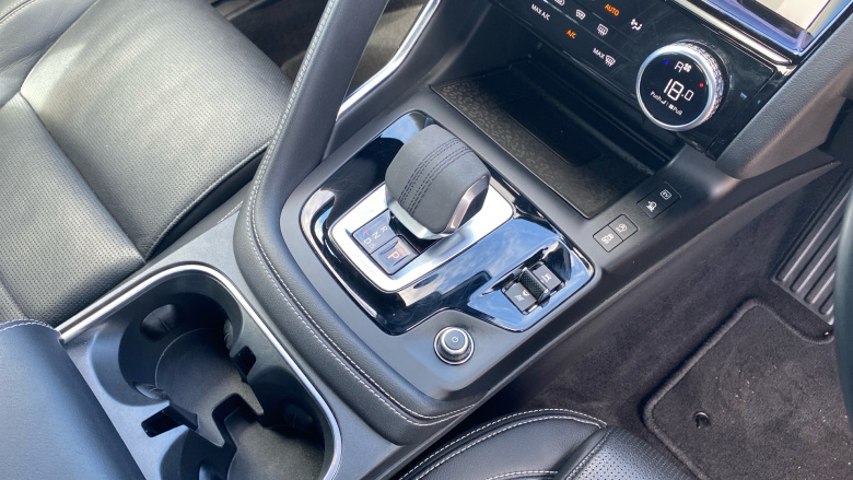 Jaguar E-Pace 1.5 P300e R-Dynamic SE 5dr Auto Estate